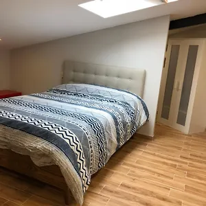 Apartamento Habitación Abuhardillado Con Cocina